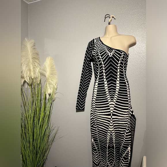 •Angelica Sweater Maxi Dress• - Picture 4 of 6